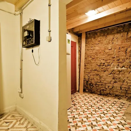 Historical Triplex Building Holiday home *